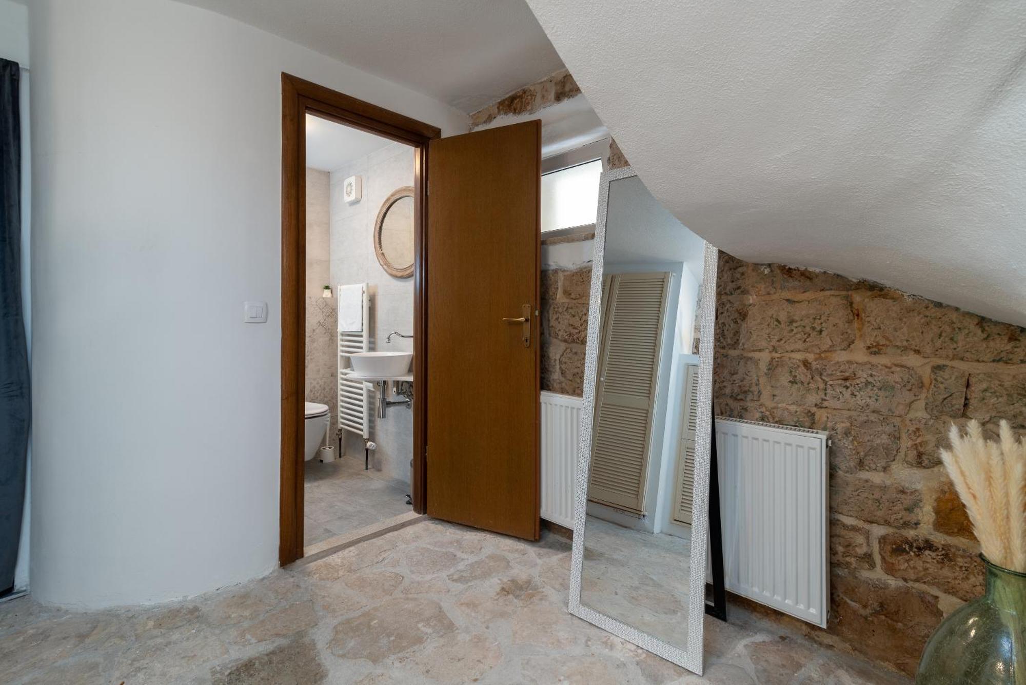 Manero * Trogir